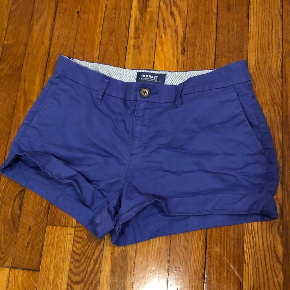 🔴SOLD🔴 Clean but wrinkly old navy shorts in blue